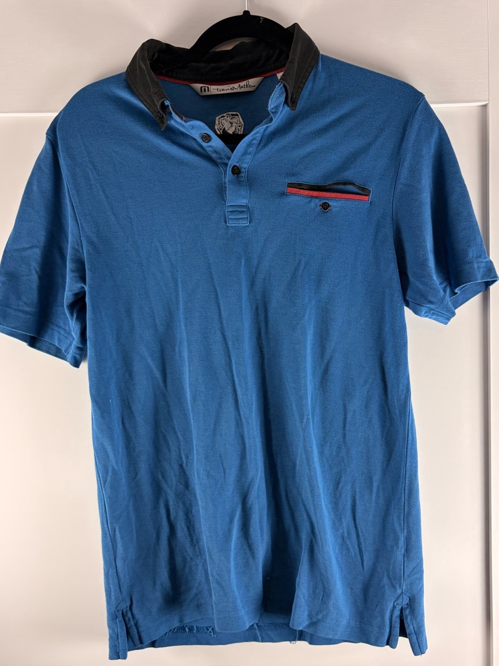 Travis Mathew Men’s Blue Polo Shirt Contrast Collar Chest Pocket Size Small